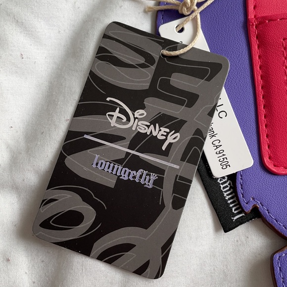 NWT Alice in wonderland dormouse cardholder Loungefly 💥comes with free p… - Picture 6 of 9